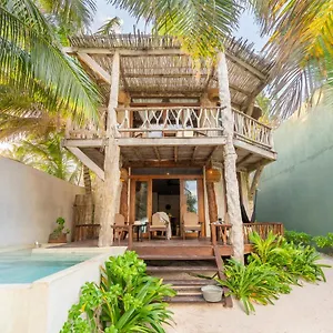 2* Hotel Casa Ganesh By Ahau Collection